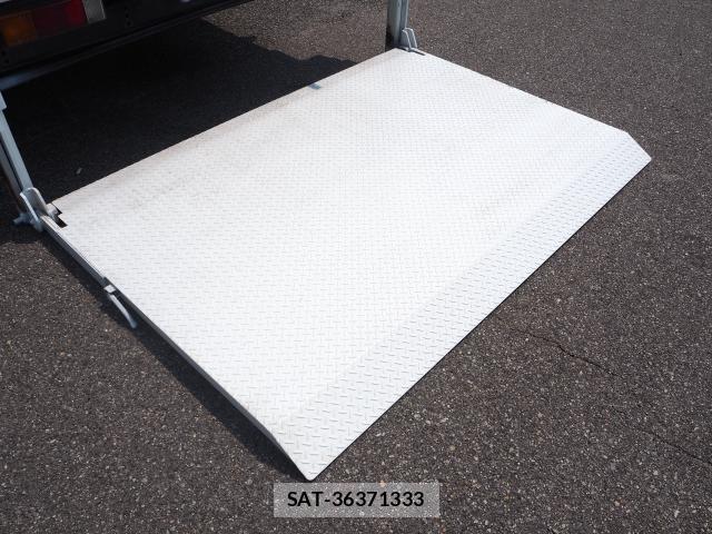 MITSUBISHI FUSO CANTER 2018-12 8343072-17