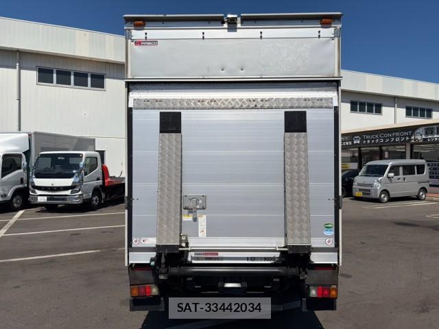 MITSUBISHI FUSO CANTER 2018-02 8343438-7