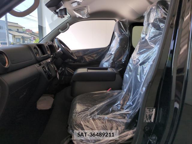 Nissan Caravan 2026-07 8343592-5