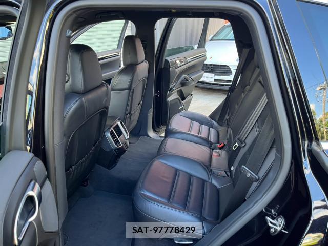 Porsche CAYENNE 2015-09 8343060-16