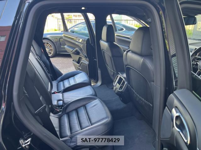 Porsche CAYENNE 2015-09 8343060-17