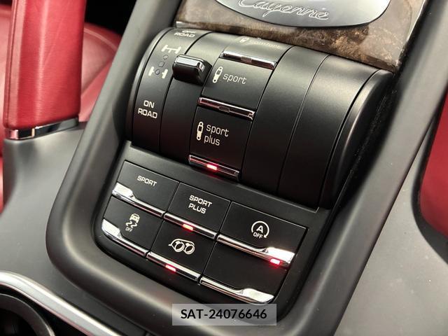 Porsche CAYENNE 2016-01 8343713-15