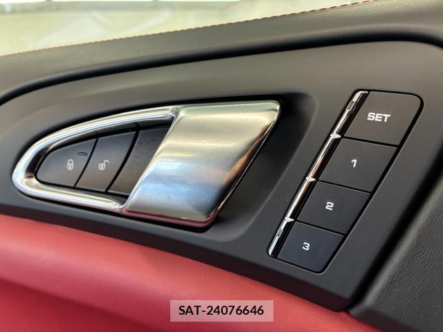 Porsche CAYENNE 2016-01 8343713-19