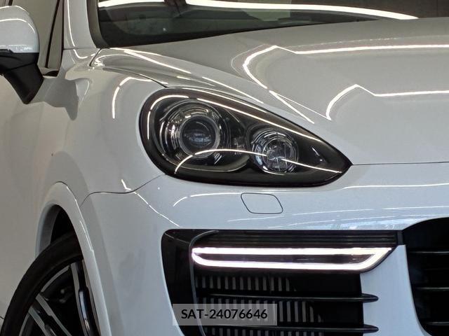Porsche CAYENNE 2016-01 8343713-2