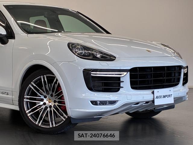 Porsche CAYENNE 2016-01 8343713-4