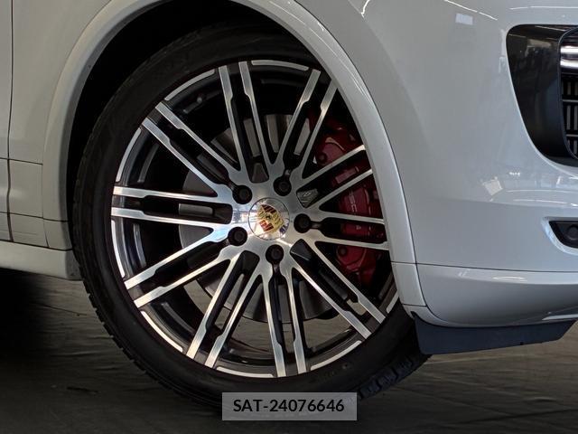 Porsche CAYENNE 2016-01 8343713-5