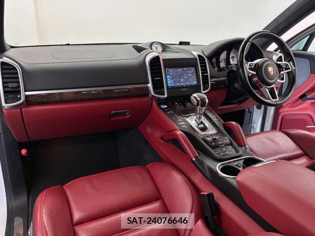 Porsche CAYENNE 2016-01 8343713-6
