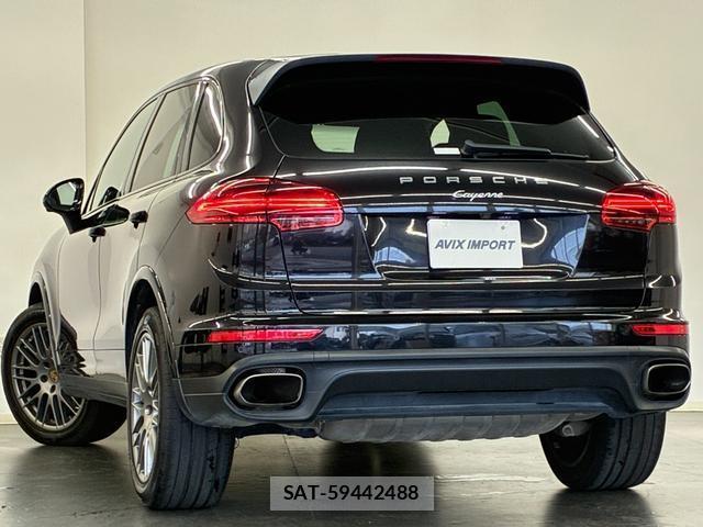 Porsche CAYENNE 2016-12 8343714-1