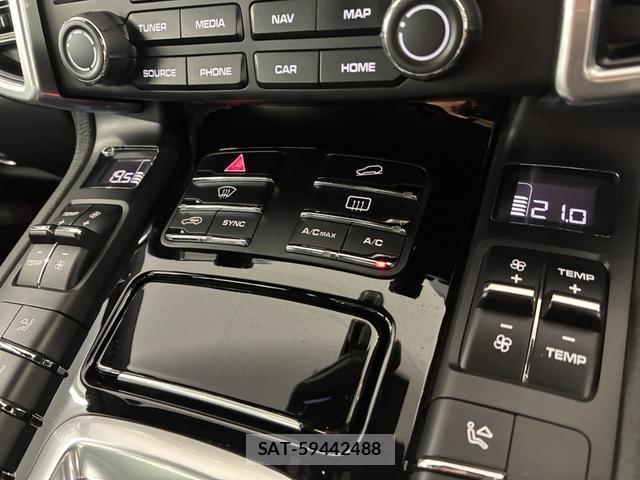 Porsche CAYENNE 2016-12 8343714-15