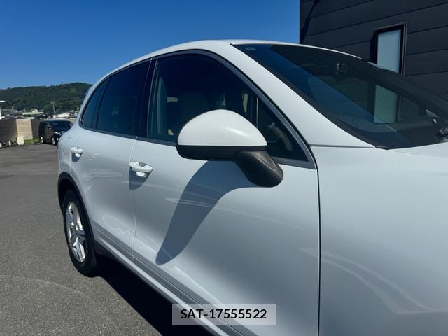 Porsche CAYENNE 2014-02 8343994-13