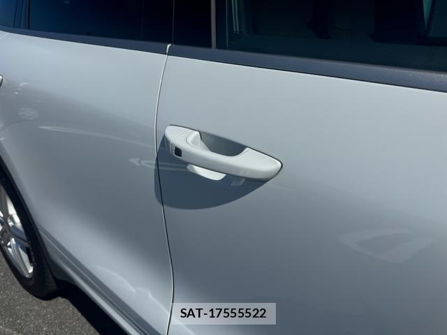 Porsche CAYENNE 2014-02 8343994-16