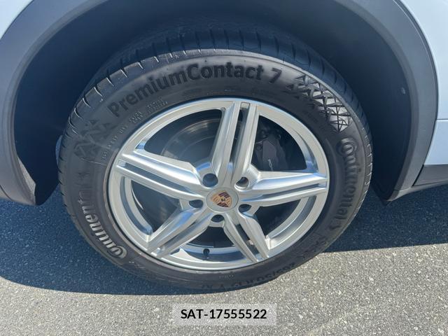 Porsche CAYENNE 2014-02 8343994-17