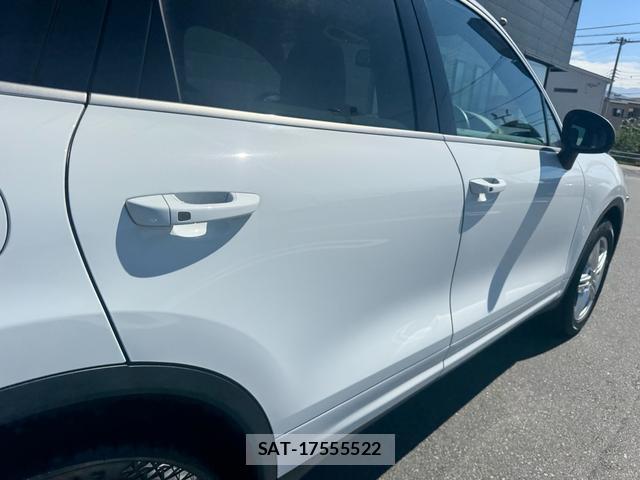 Porsche CAYENNE 2014-02 8343994-18