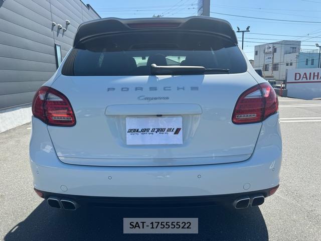 Porsche CAYENNE 2014-02 8343994-19
