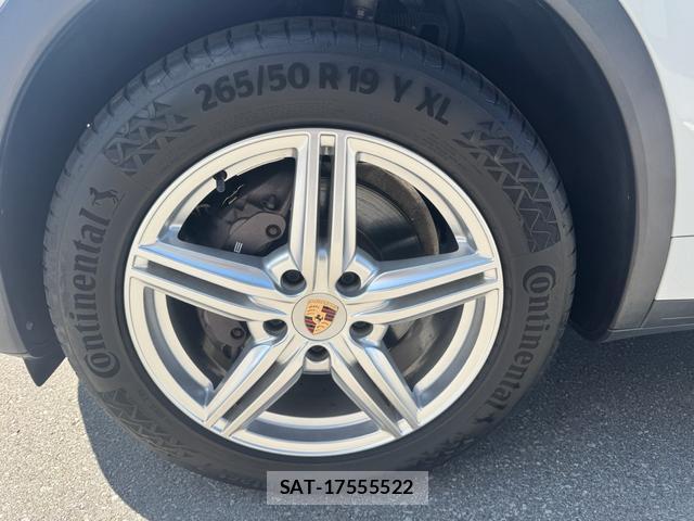 Porsche CAYENNE 2014-02 8343994-3