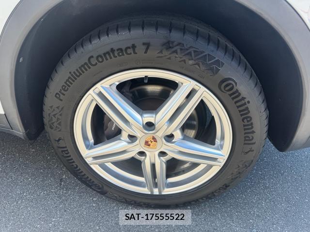 Porsche CAYENNE 2014-02 8343994-7