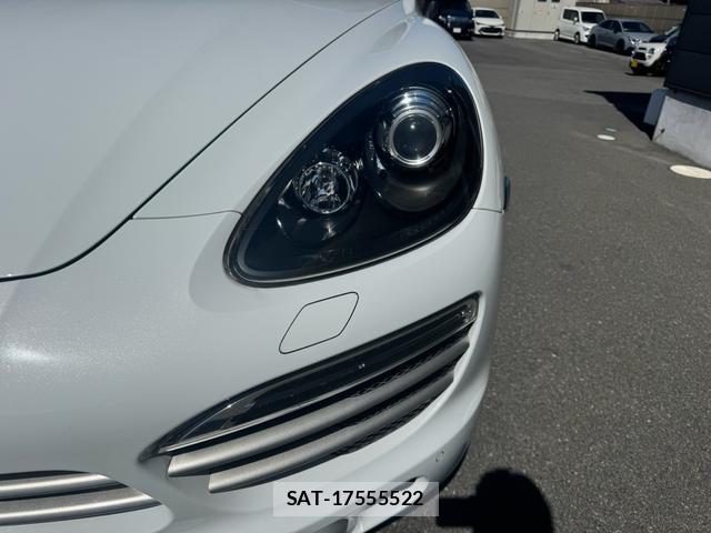 Porsche CAYENNE 2014-02 8343994-9