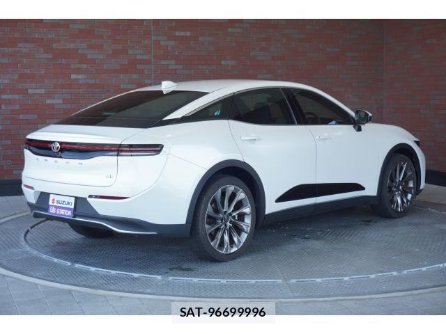 Toyota Crown Crossover 2023-09 8342187-1