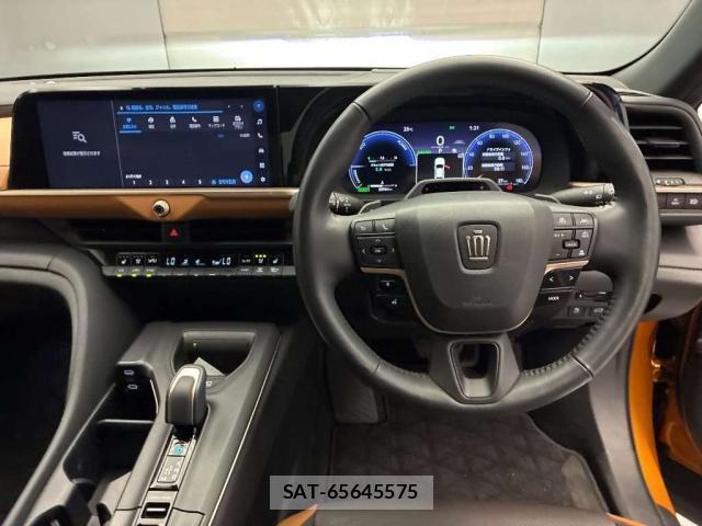 Toyota Crown Crossover 2023-07 8343759-2