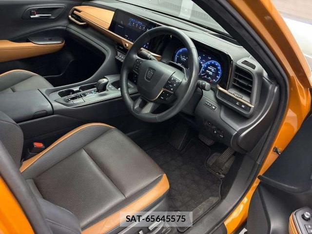 Toyota Crown Crossover 2023-07 8343759-3