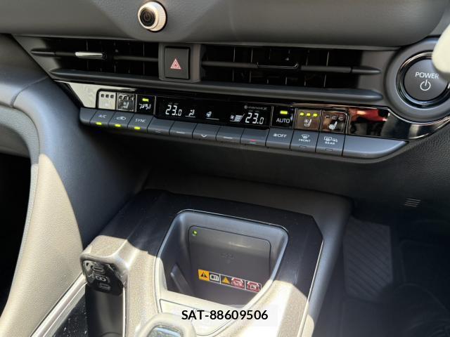 Toyota CROWN ESTATE 2025-03 8342373-18