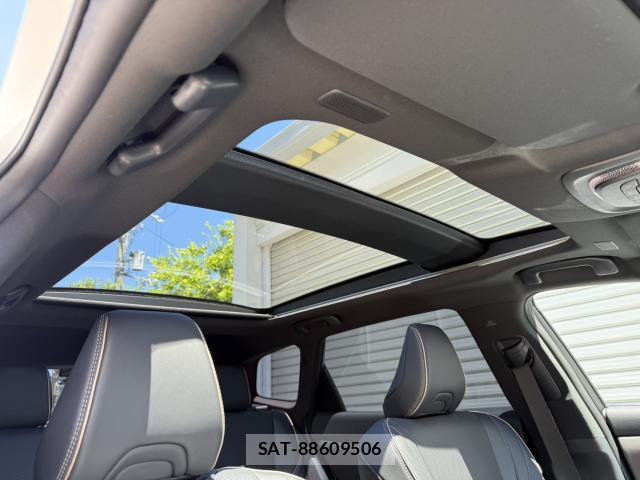 Toyota CROWN ESTATE 2025-03 8342373-3