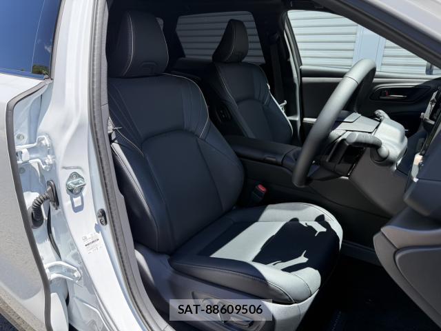 Toyota CROWN ESTATE 2025-03 8342373-4