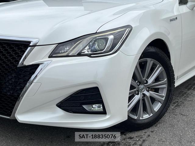 Toyota CROWN HYBRID 2016-02 8342830-11