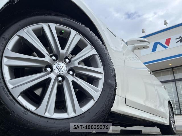 Toyota CROWN HYBRID 2016-02 8342830-12