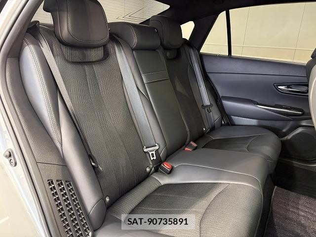 Toyota CROWN HYBRID 2021-11 8343244-11