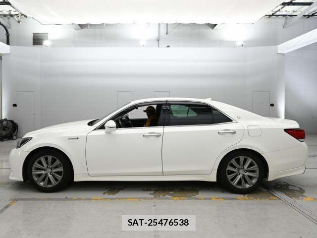 Toyota CROWN HYBRID 2017-12 8343676-9