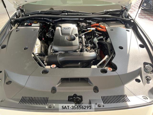 Toyota CROWN HYBRID 2020-07 8343847-17