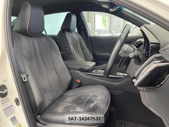 Toyota CROWN HYBRID 2018-10 8344291-14