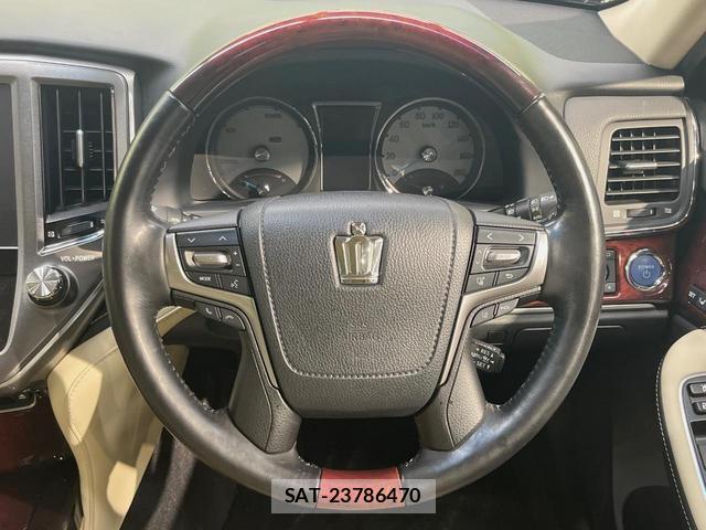 Toyota CROWN MAJESTA 2016-08 8342023-10