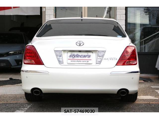 Toyota CROWN MAJESTA 2005-04 8342383-1
