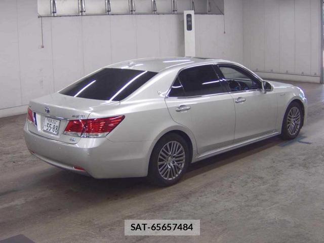 Toyota CROWN MAJESTA 2013-09 8342594-1