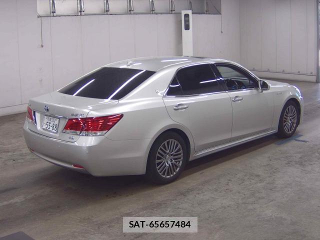 Toyota CROWN MAJESTA 2013-09 8342594-4