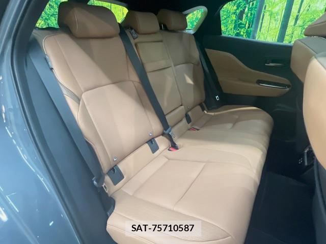 Toyota CROWN 2025-01 8342027-12