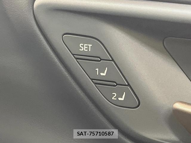 Toyota CROWN 2025-01 8342027-8