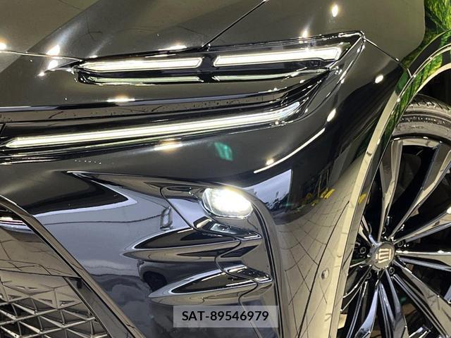 Toyota CROWN 2023-12 8342330-11