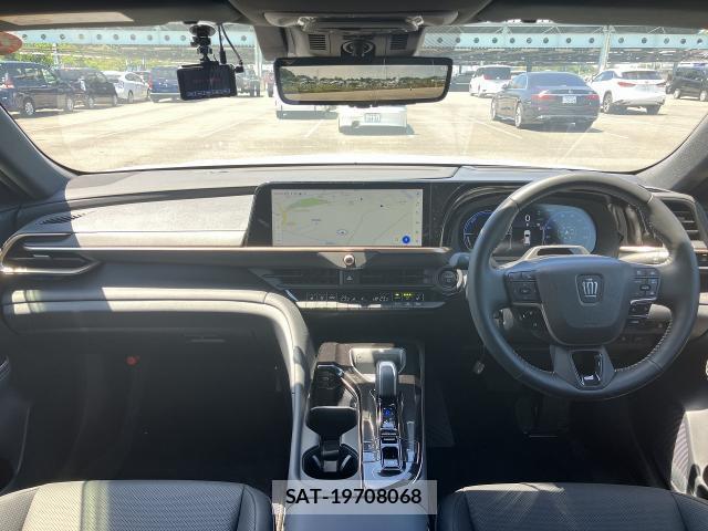 Toyota CROWN 2024-06 8342782-2