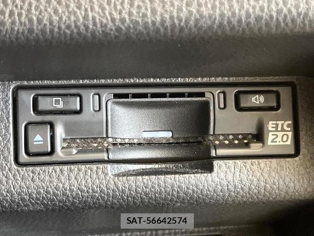 Toyota CROWN 2024-09 8344290-11