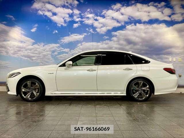 Toyota CROWN 2020-01 8342071-19