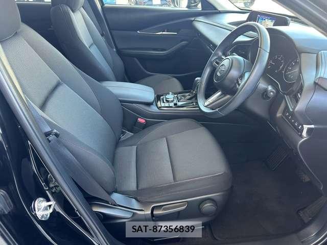 Mazda CX-30 2023-04 8343839-5