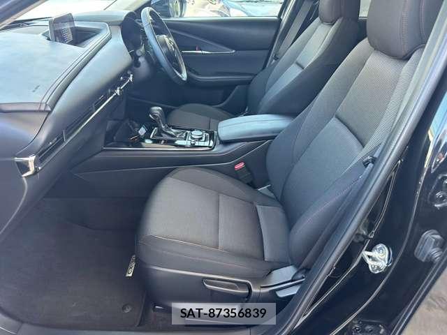 Mazda CX-30 2023-04 8343839-6