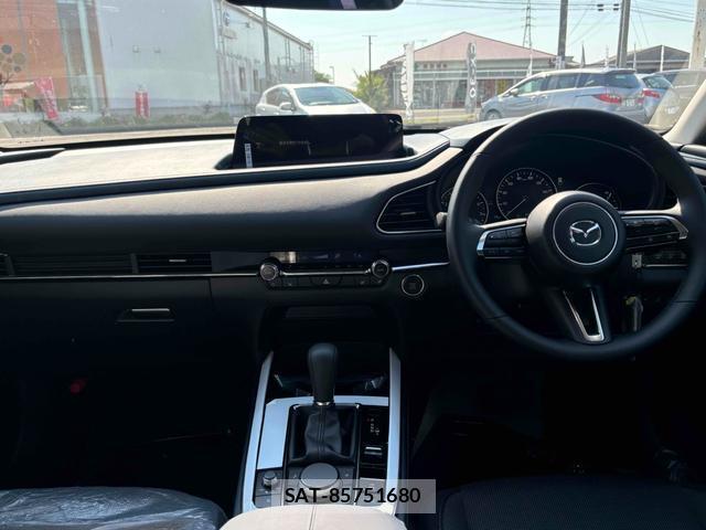 Mazda CX-30 2024-07 8343980-1