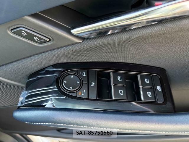 Mazda CX-30 2024-07 8343980-9