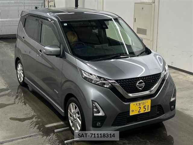 Nissan DAYZ 2022-05 8342552-3