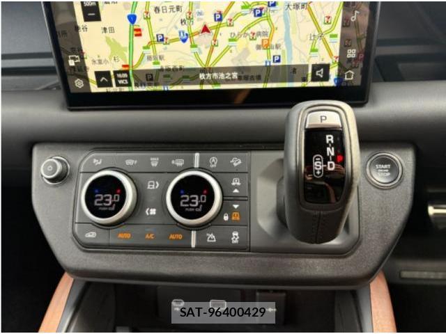 Land Rover DEFENDER 2024-04 8342279-12