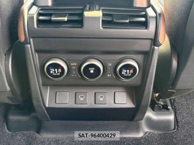Land Rover DEFENDER 2024-04 8342279-9